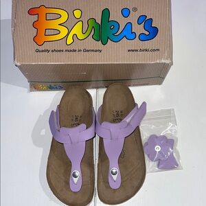 Birki’s Gizeh Purple Sandals with flower snap . Tofino Birkenstock size 38